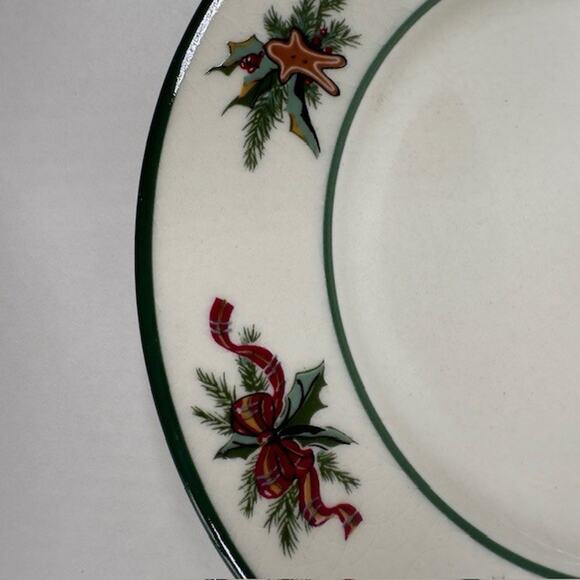 R H Macy The Cellar O'Tannenbaum, 1 Bread &Butter Plate, Holly & Ribbon Border - Picture 5 of 11